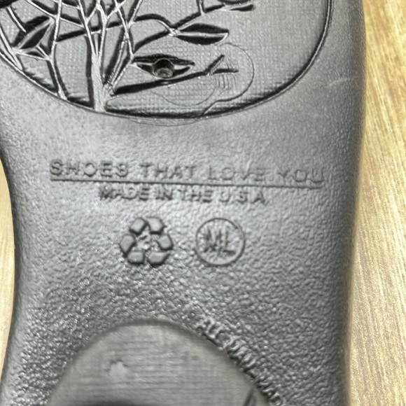 OKA B Twiggy Slides - ML (Black) - Picture 6 of 8